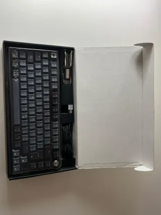 Corsair K65 Plus Teclado Mecánico Inalámbrico 