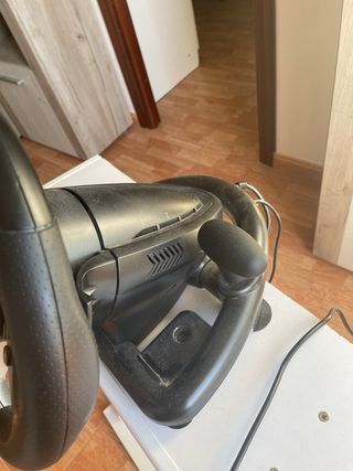 Volante Gaming con Pedales