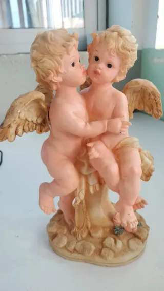 Figura de angelitos de resina