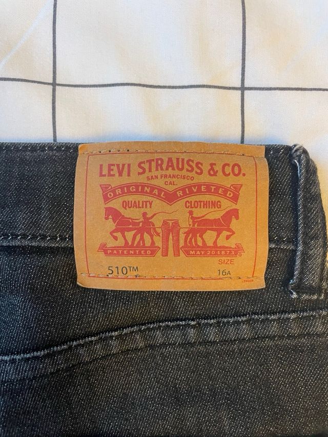 Vaqueros Levi's Skinny Negros Talla 16A.