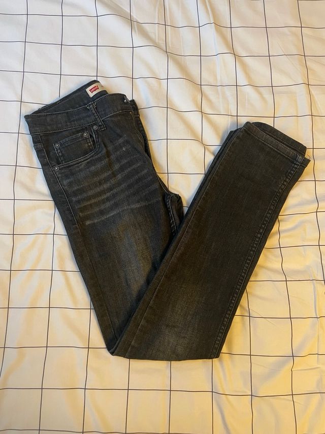 Vaqueros Levi's Skinny Negros Talla 16A.