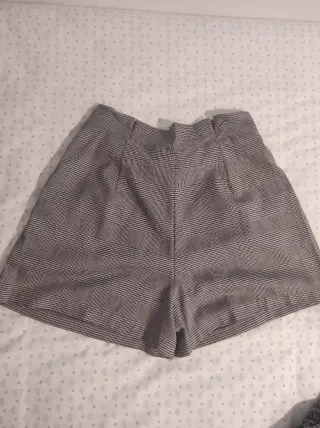 Shorts Stradivarius cuadros Talla M