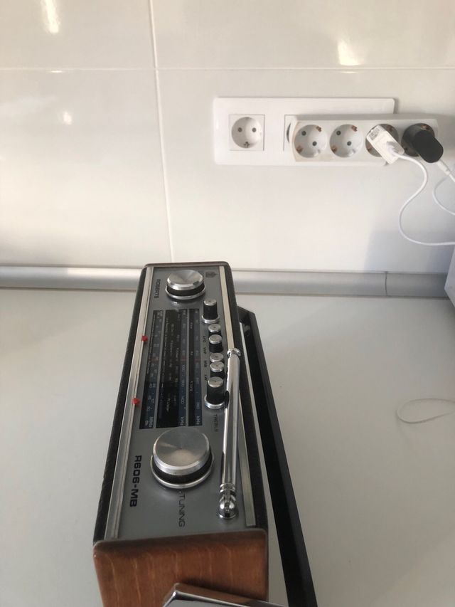 Radio vintage Roberts. Funciona.