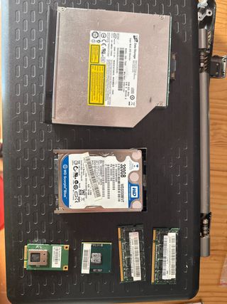 Componentes Dell: DVD, HDD 320GB, RAM, CPU