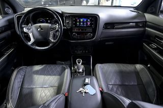 Mitsubishi Outlander   2.4 PHEV Kaiteki Auto 4WD 
