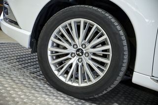 Mitsubishi Outlander   2.4 PHEV Kaiteki Auto 4WD 