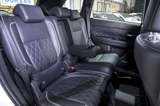 Mitsubishi Outlander   2.4 PHEV Kaiteki Auto 4WD 