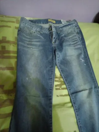Pantalón vaquero Guess Talla 29 americana 