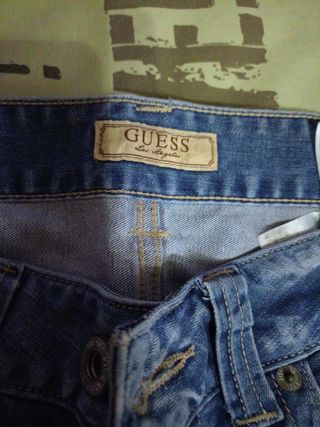 Pantalón vaquero Guess Talla 29 americana 