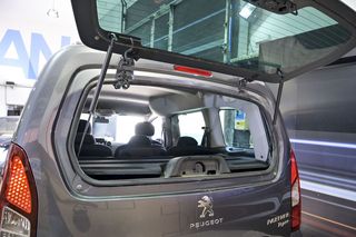 Peugeot Partner   TEPEE Adventure Edition 1.6 BlueHDi 73KW 