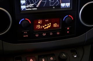Peugeot Partner   TEPEE Adventure Edition 1.6 BlueHDi 73KW 