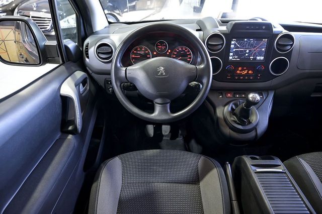 Peugeot Partner   TEPEE Adventure Edition 1.6 BlueHDi 73KW