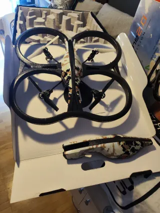 Parrot AR Drone 2.0 Camuflaje
