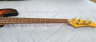 Bajo Slammer hamer CP4 + Amplificador Frontman 15B