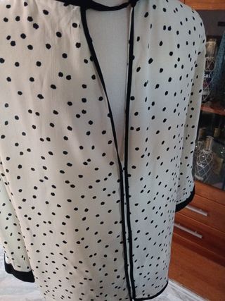 Blusa lunares manga larga