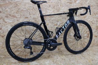 Bicicleta Factor Ostro 2.0 Ultegra Di2