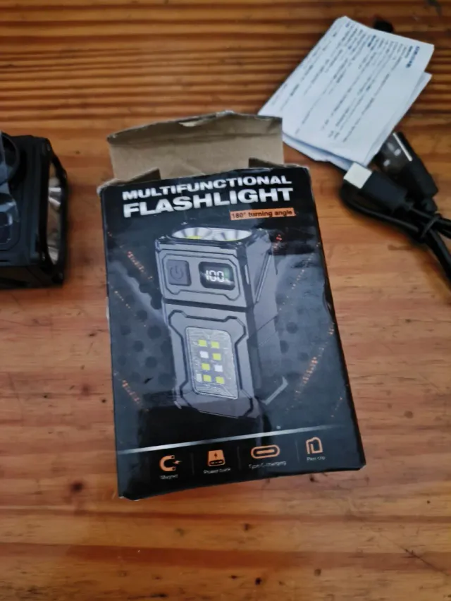 Linterna Multifuncional LED 180°