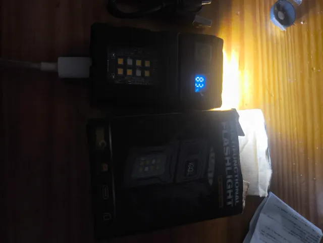 Linterna Multifuncional LED 180°