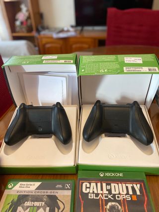 Xbox One con 2 controller e 4 giochi