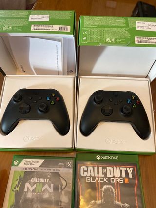 Xbox One con 2 controller e 4 giochi