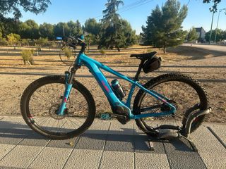 Bicicleta Eléctrica Cube Reaction