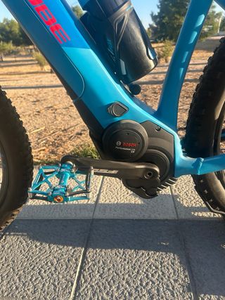 Bicicleta Eléctrica Cube Reaction