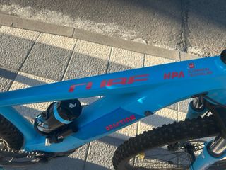 Bicicleta Eléctrica Cube Reaction