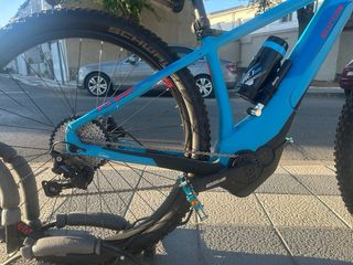 Bicicleta Eléctrica Cube Reaction