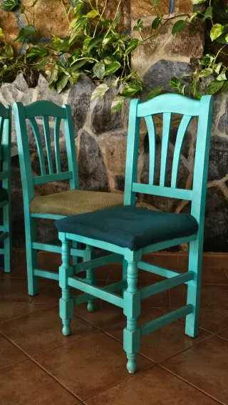 2 Sillas Turquesa de Madera