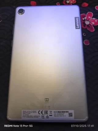 Tablet Lenovo M8 con Teclado y Funda Protectora