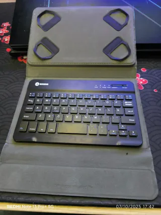 Tablet Lenovo M8 con Teclado y Funda Protectora