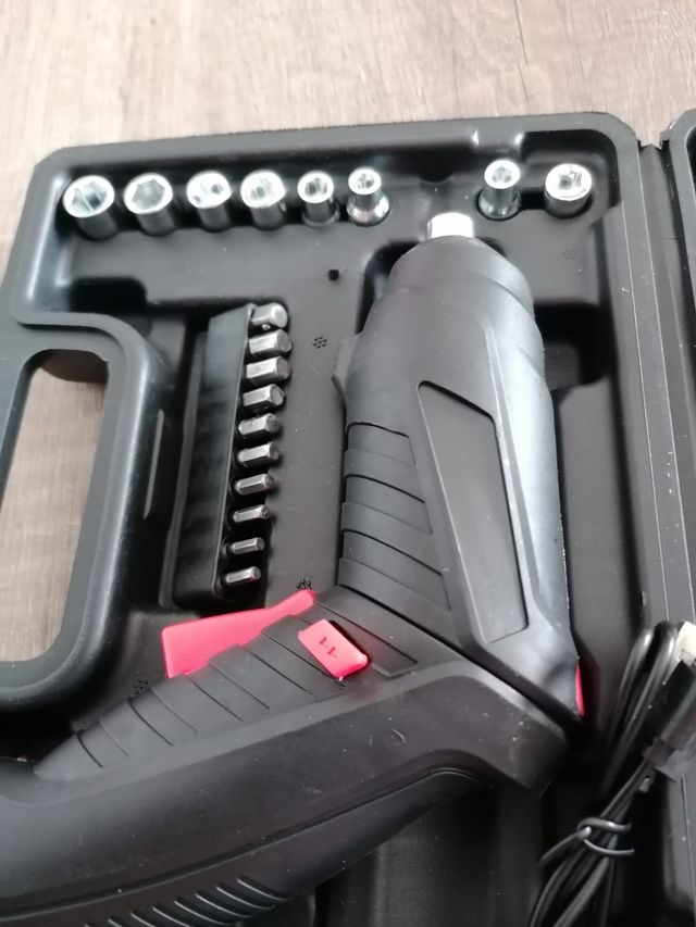 Destornillador Eléctrico con Maletín y Accesorios