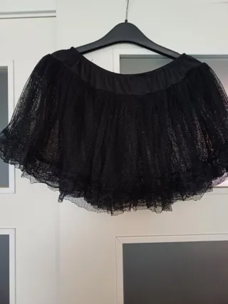 Falda corta tul negra