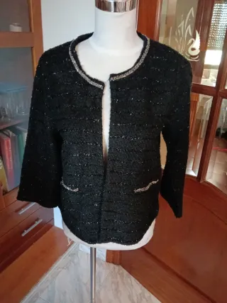 Chaqueta de entretiempo mujer negra y plateada