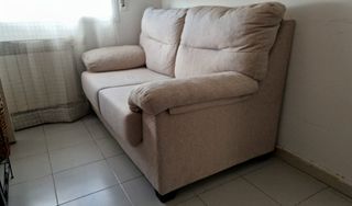 Sofá 2 plazas tela beige cómodo