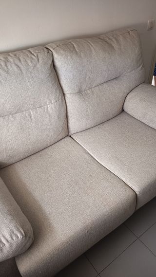 Sofá 2 plazas tela beige cómodo