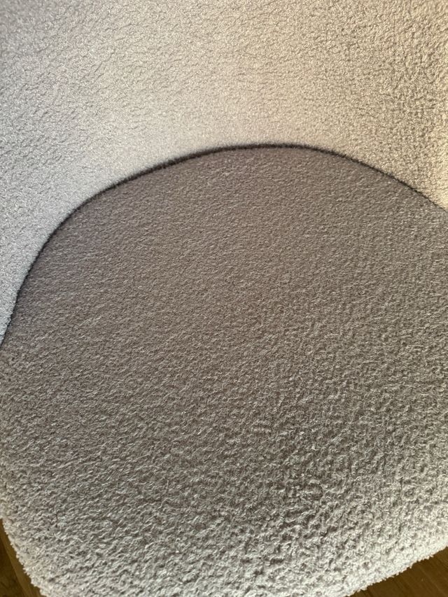 Silla de diseño tapizada gris borreguito