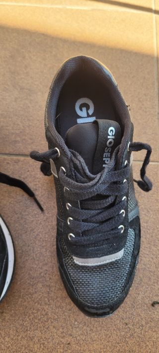 Deportivas con cuña por dentro gioseppo