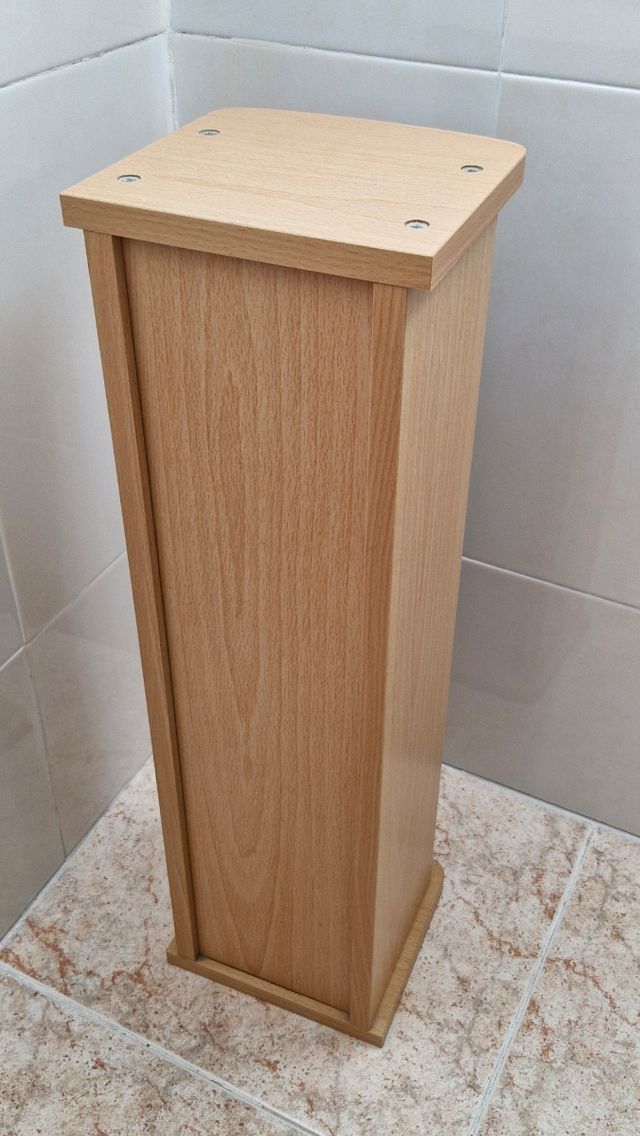 Torre para 40 CD's de madera