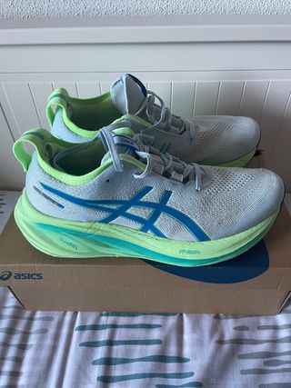 Asics Nimbus 26 Talla 44 Azul/Verde
