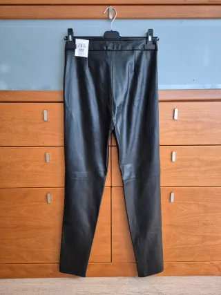Pantalones Zara Tiro Alto Efecto Piel