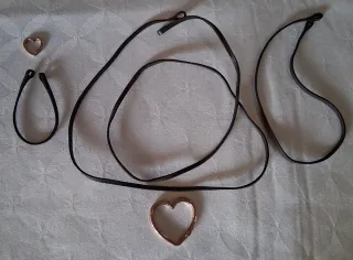 Lote Tous: 2 collares, pulsera cuero, 2 anillas