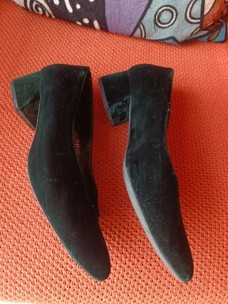Zapatos de terciopelo verde tacón bajo