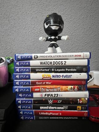 PS4 Pro 1TB + 3 Mandos + 11 Juegos