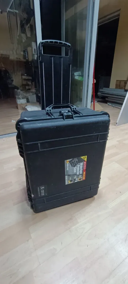 Maleta Pelican 1610 Case Negra Rígida con Ruedas
