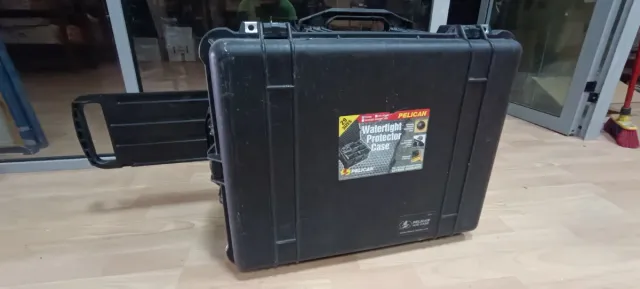 Maleta Pelican 1610 Case Negra Rígida con Ruedas