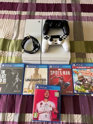 PS4 Blanca con 2 Mandos y Juegos