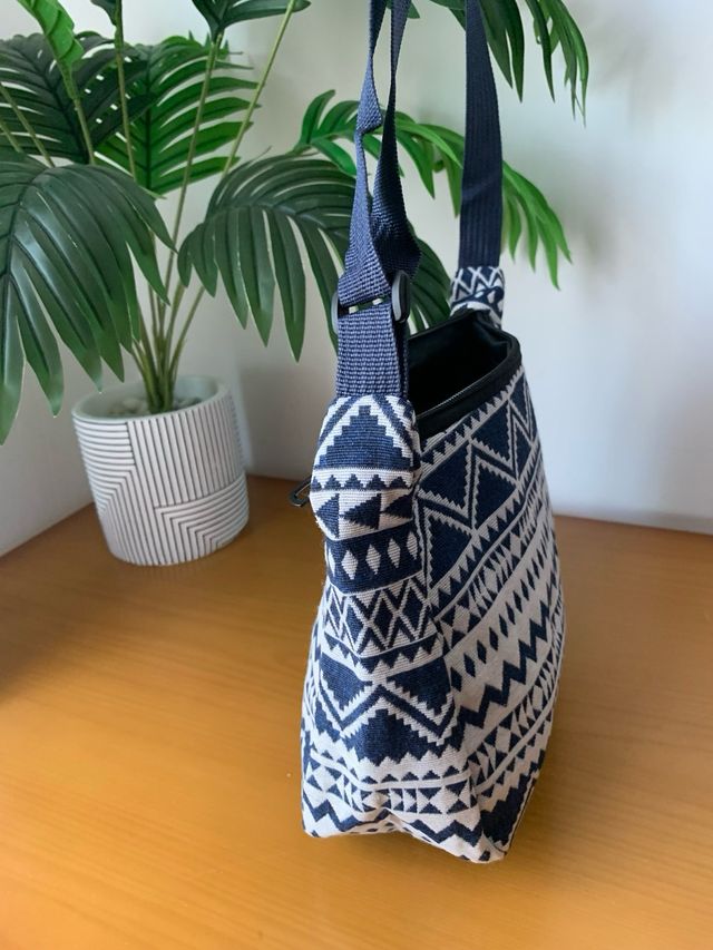 Bolso de lona étnico azul y blanco