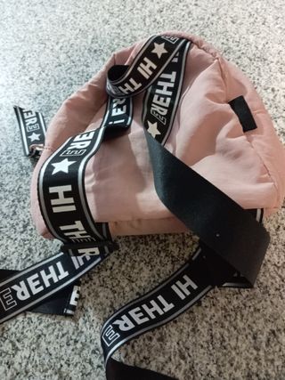 Mochila rosa pequeña