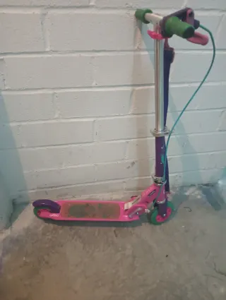 Patinete infantil rosa y morado